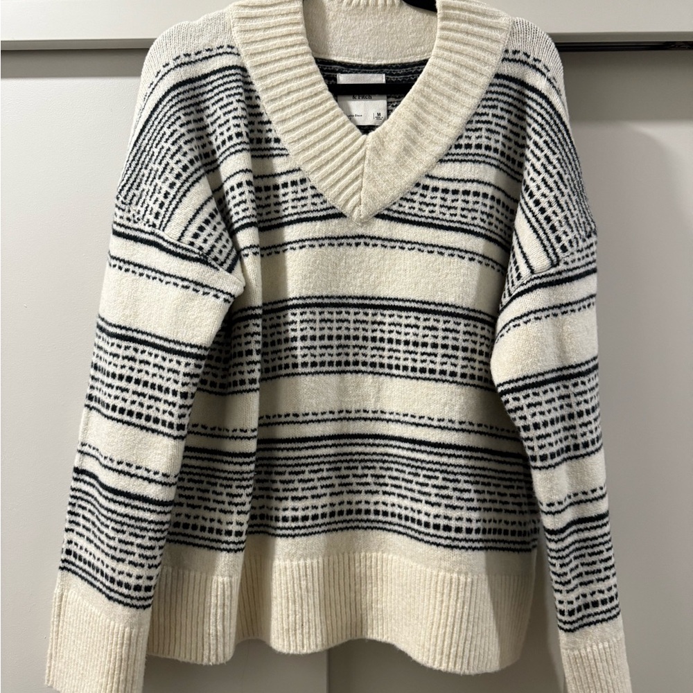 Abercrombie & Fitch Striped Cream and Black V-Neck Sweater